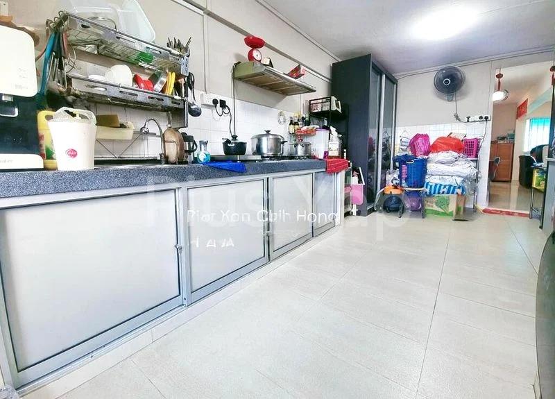 4 Room (4A) HDB for Sale in  41 Teban Gardens Road - Image 9